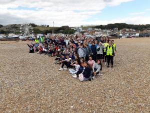 Jahrgang am Strand von Hastings